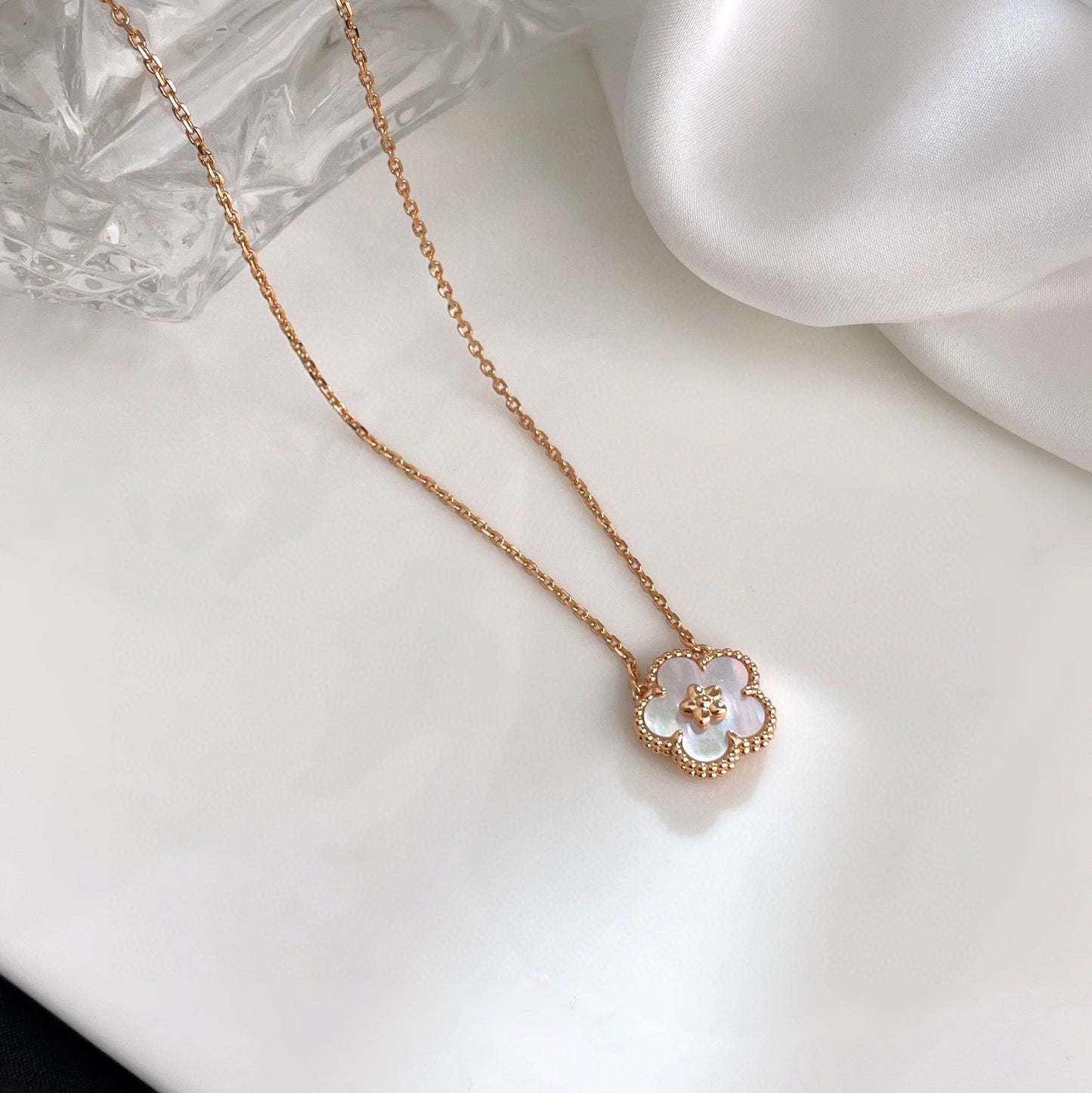 [Clara Jewels]LUCKY  WHITE MOP  PLUM BLOSSOM NECKLACE
