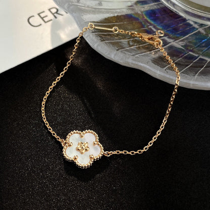 [Clara Jewels]LUCKY WHITE MOP PLUM BLOSSOM  BRACELET