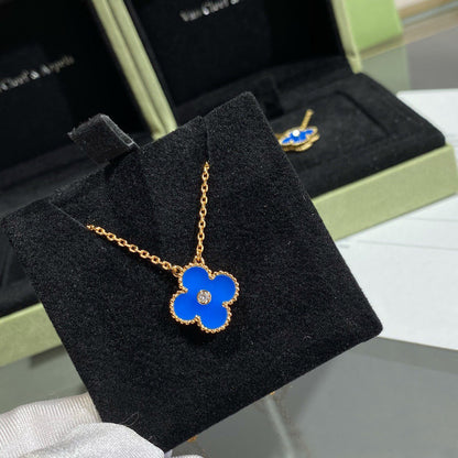[Clara Jewels]CLOVER 15MM DIAMOND AND BLUE AGATE NECKLACE