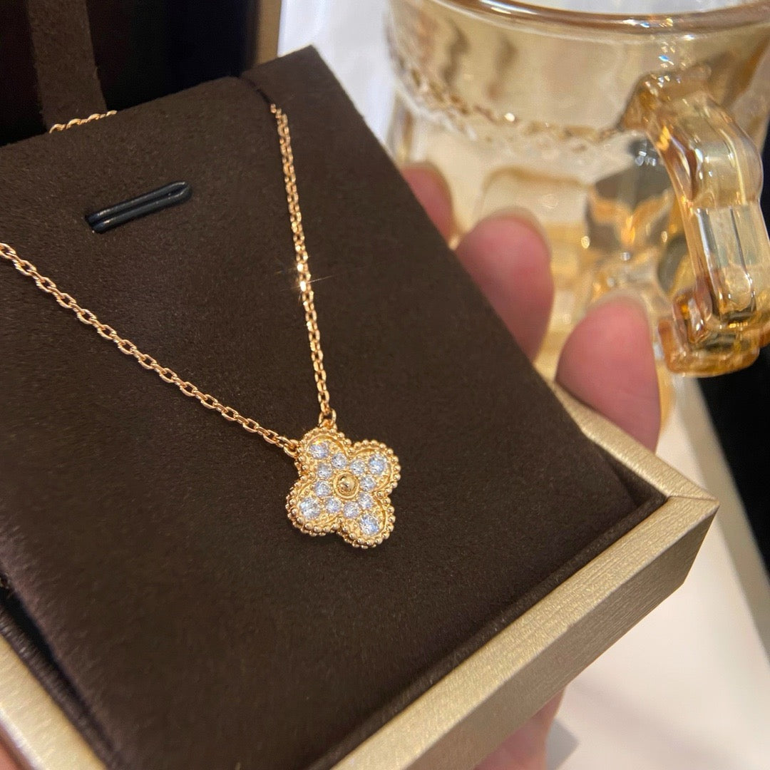 [Clara Jewels]CLOVER 15MM DIAMOND SINGLE FLOWER NECKLACE