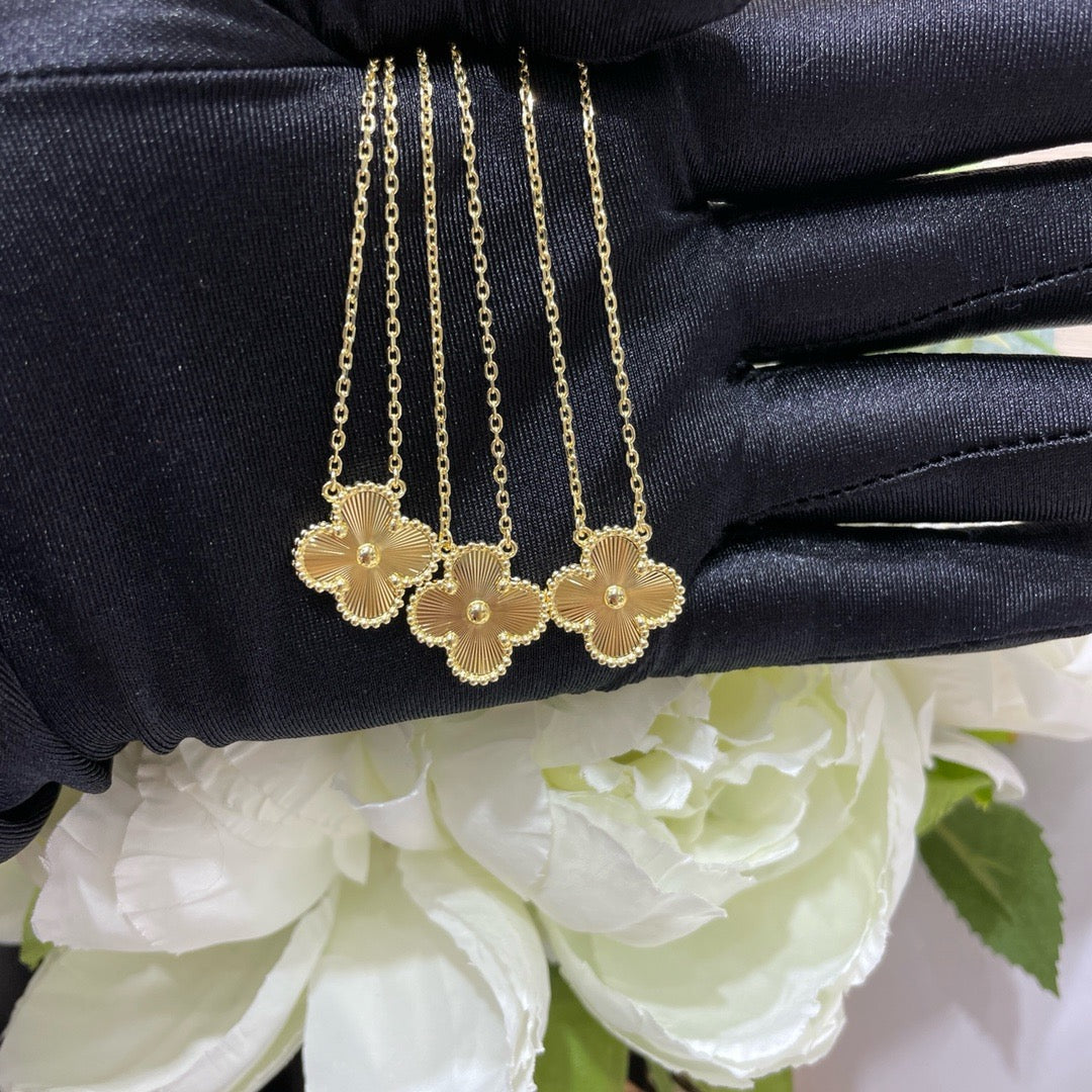 [Clara Jewels]CLOVER 15MM LASER NECKLACE