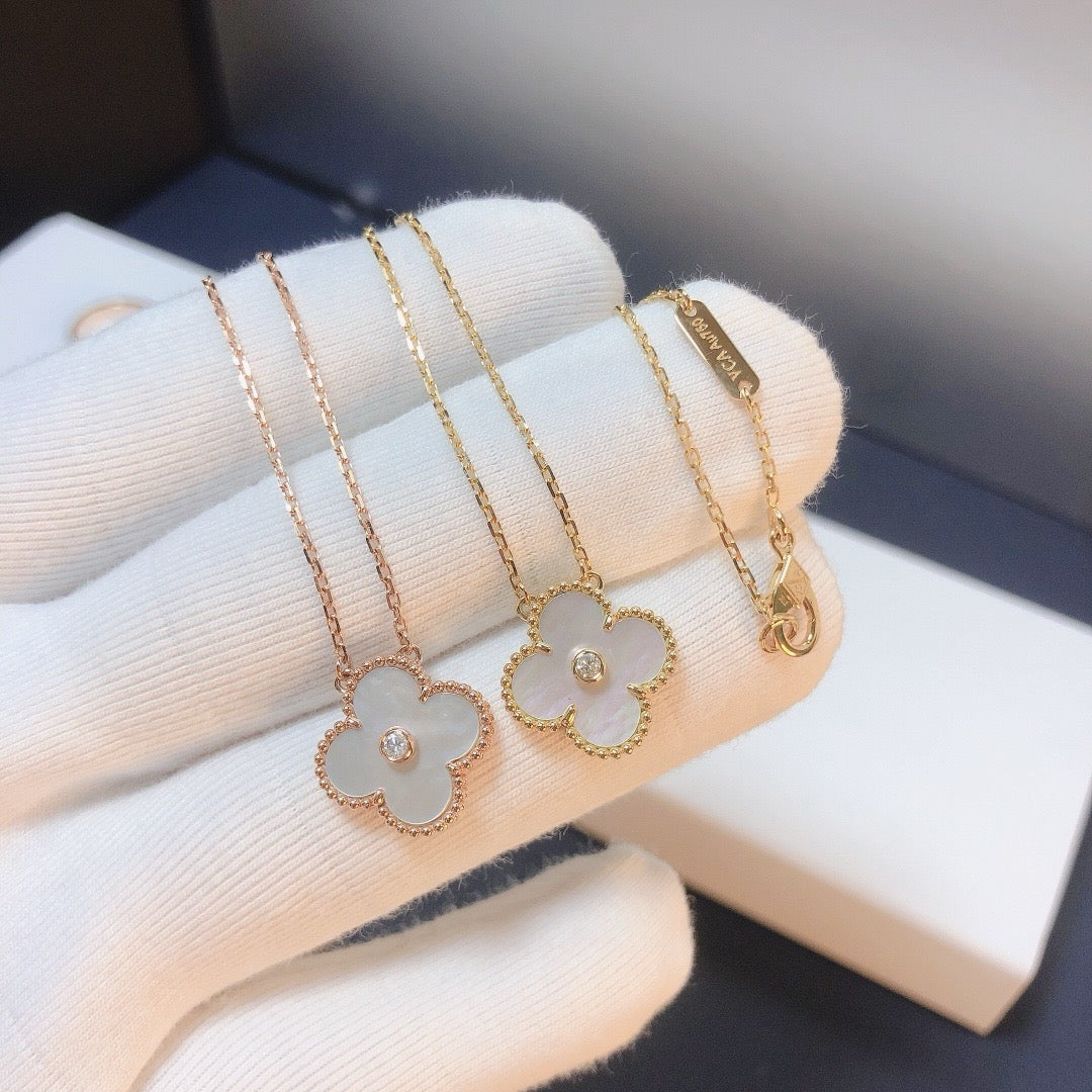 [Clara Jewels]CLOVER 15MM DIAMOND WHITE FRITILLARIA NECKLACE