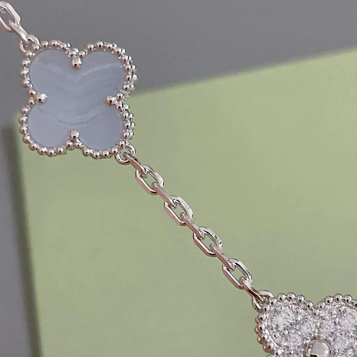 [Clara Jewels] CLOVER 5 MOTIF PURPLE CHALCEDONY BRACELET COLLECTION