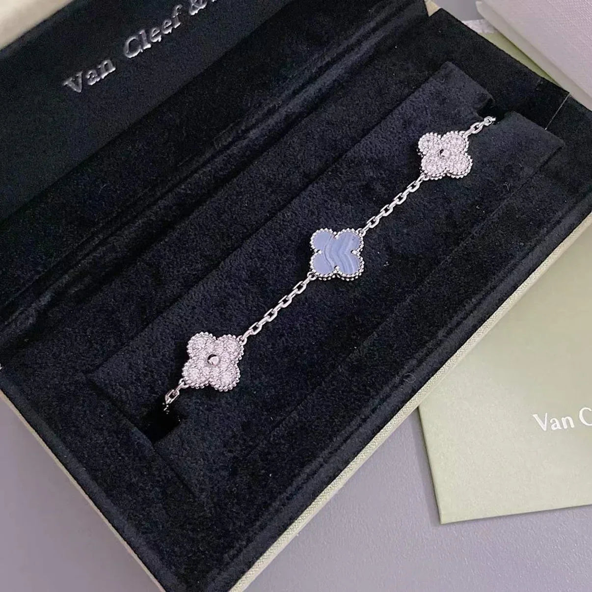 [Clara Jewels] CLOVER 5 MOTIF PURPLE CHALCEDONY BRACELET COLLECTION