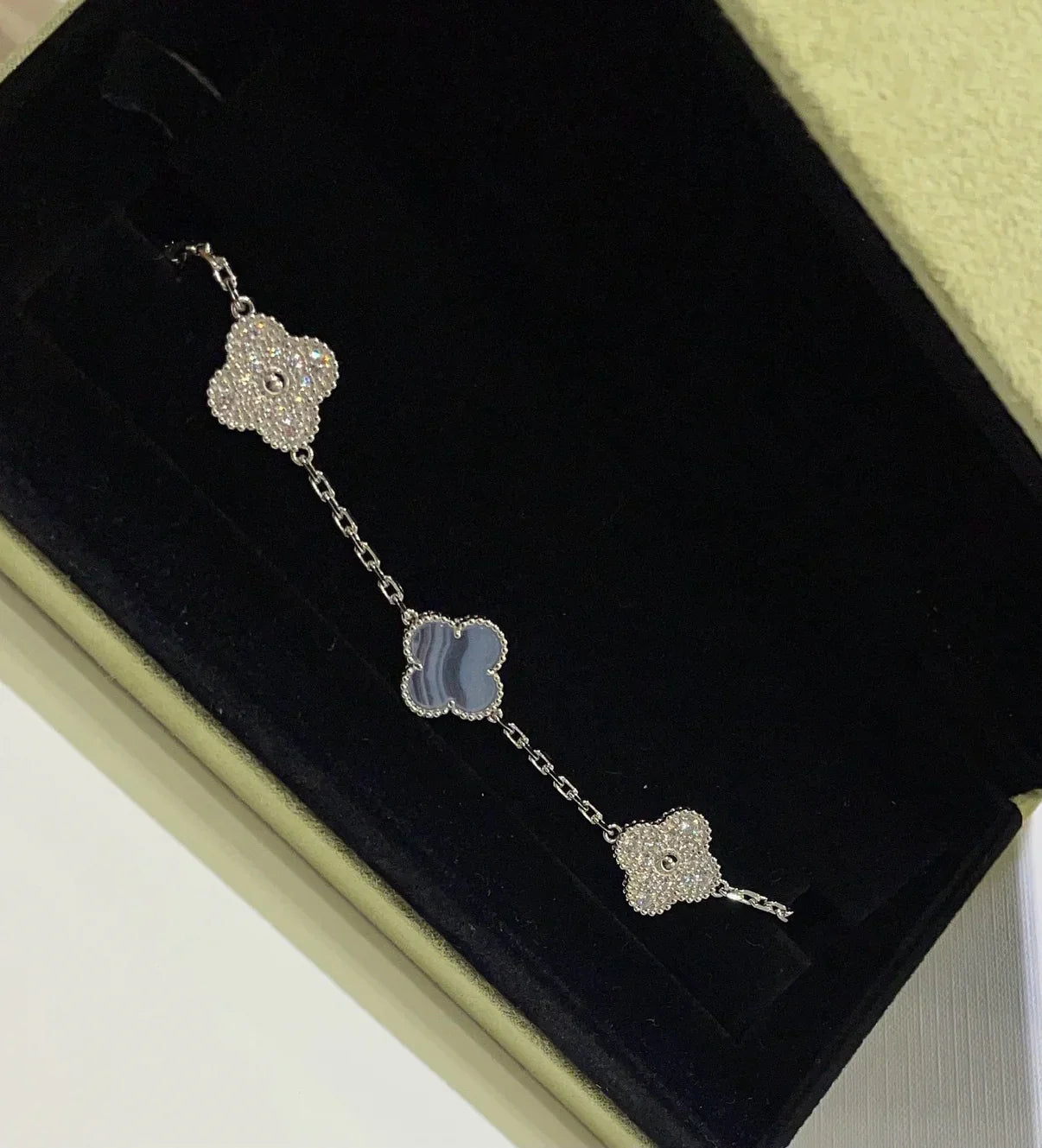 [Clara Jewels] CLOVER 5 MOTIF PURPLE CHALCEDONY BRACELET COLLECTION