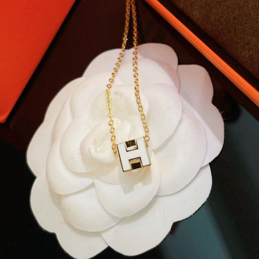 [Clara Jewels]H WHITE SQUARE GOLD NECKLACE
