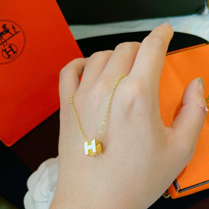 [Clara Jewels]H WHITE SQUARE GOLD NECKLACE