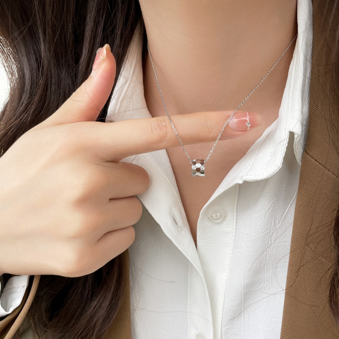 [Clara Jewels]BEE MINI PEDANT DIAMOND NECKLACE