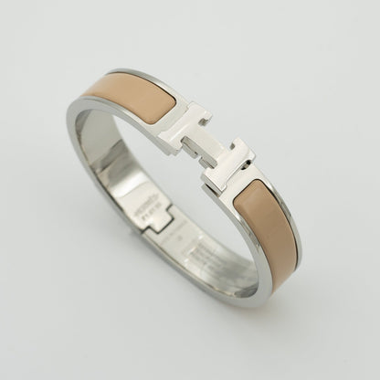 [Clara Jewels]H GREY BRACELET