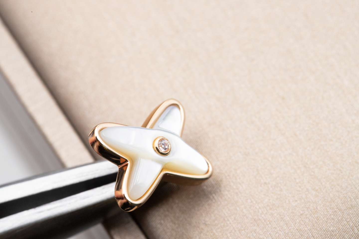 [Clara Jewels]JEUX DE WHITE MOP ROSE GOLD DIAMOND EARRINGS