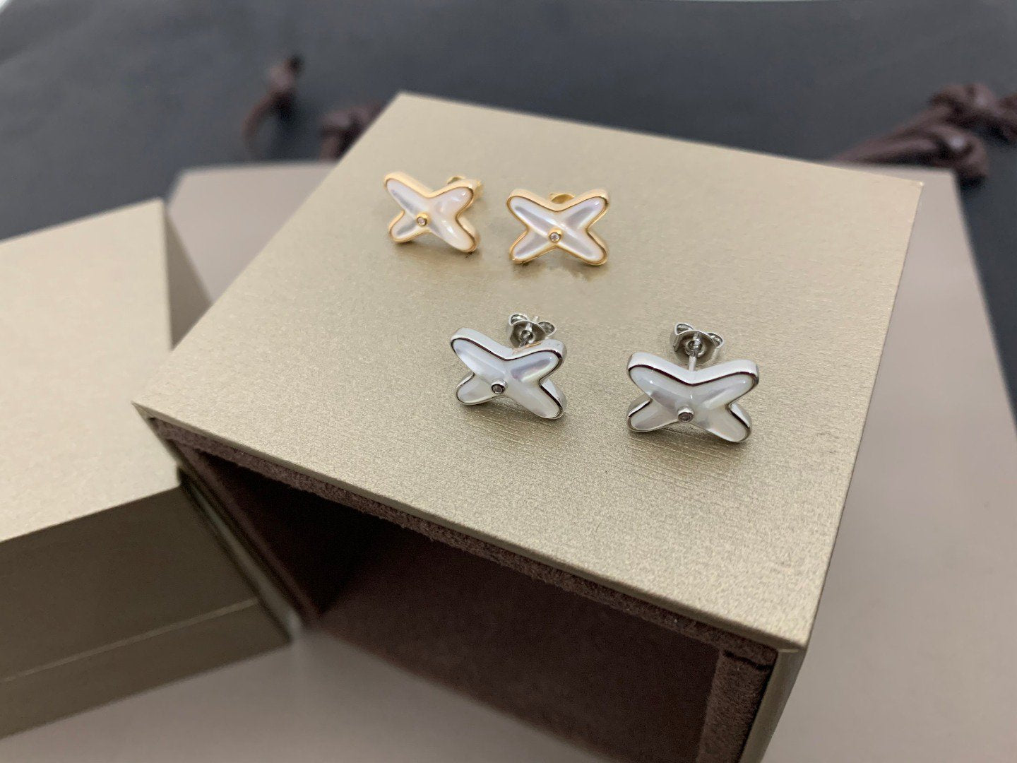 [Clara Jewels]JEUX DE WHITE MOP SILVER DIAMOND EARRINGS