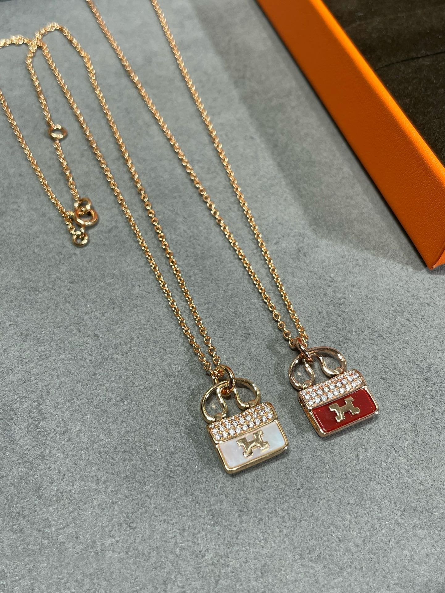 [Clara Jewels]H CIRCE MOISSANITE PENDANT NECKLACE GOLD