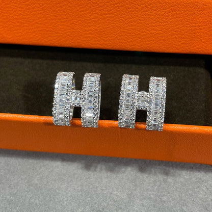 [Clara Jewels]H STUD EARRINGS WITH SILVER DIAMONDS