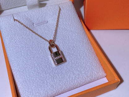 [Clara Jewels]HM ADVANCED NICHE LOCK HEAD NECKLACE DIAMONDS