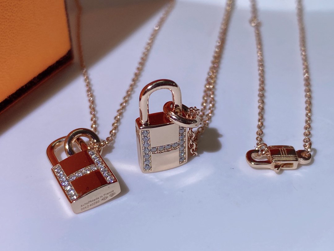 [Clara Jewels]HM ADVANCED NICHE LOCK HEAD NECKLACE DIAMONDS