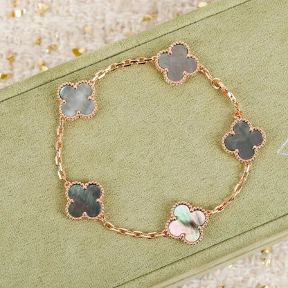 [Clara Jewels] CLOVER 5 MOTIF GRAY MOP BRACELET COLLECTION