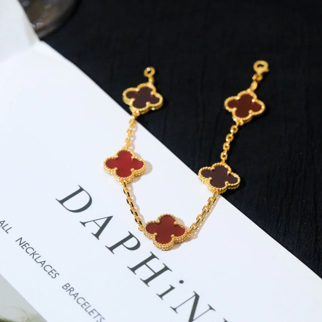 [Clara Jewels] CLOVER 5 MOTIF RED CORNELIAN BRACELET COLLECTION