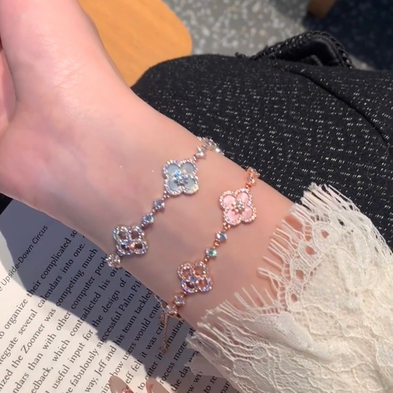 [Clara Jewels]CLOVER 5 MOTIF PINK BLUE RED WHITE BRACELET