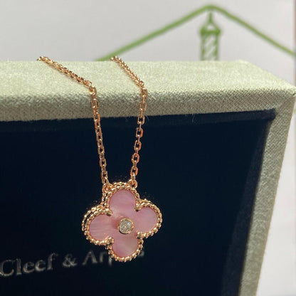 [Clara Jewels]CLOVER 15MM DIAMOND PINK MOP NECKLACE