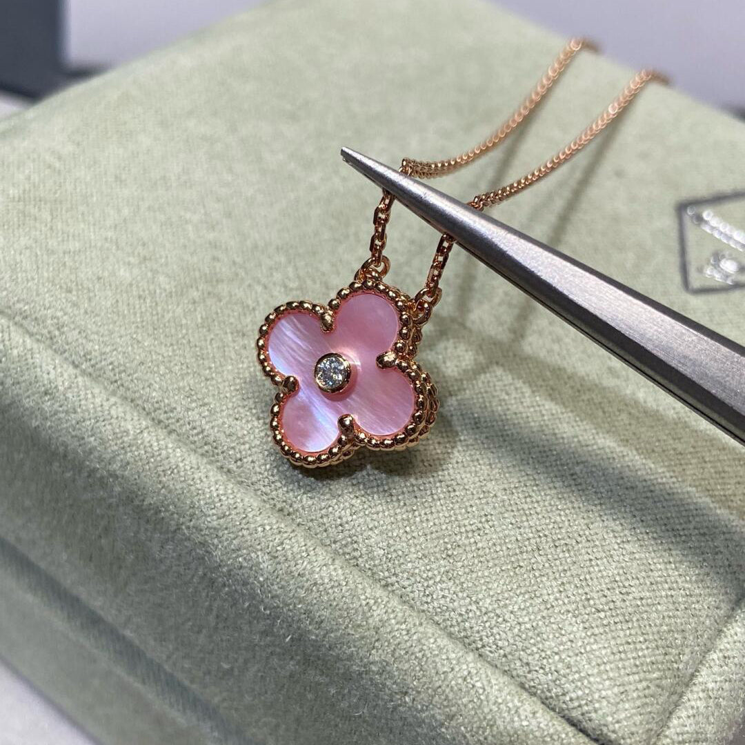 [Clara Jewels]CLOVER 15MM DIAMOND PINK MOP NECKLACE