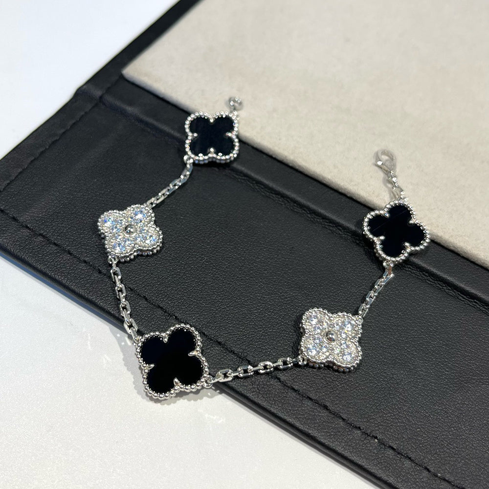 [Clara Jewels] CLOVER 5 MOTIF ONYXS BRACELET COLLECTION