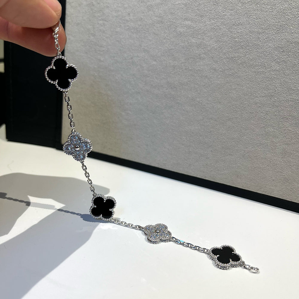 [Clara Jewels] CLOVER 5 MOTIF ONYXS BRACELET COLLECTION