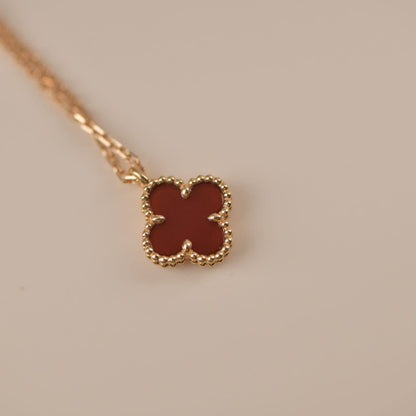 [Clara Jewels]CLOVER MINI 9.5MM WHITE CARNELIANS NECKLACE
