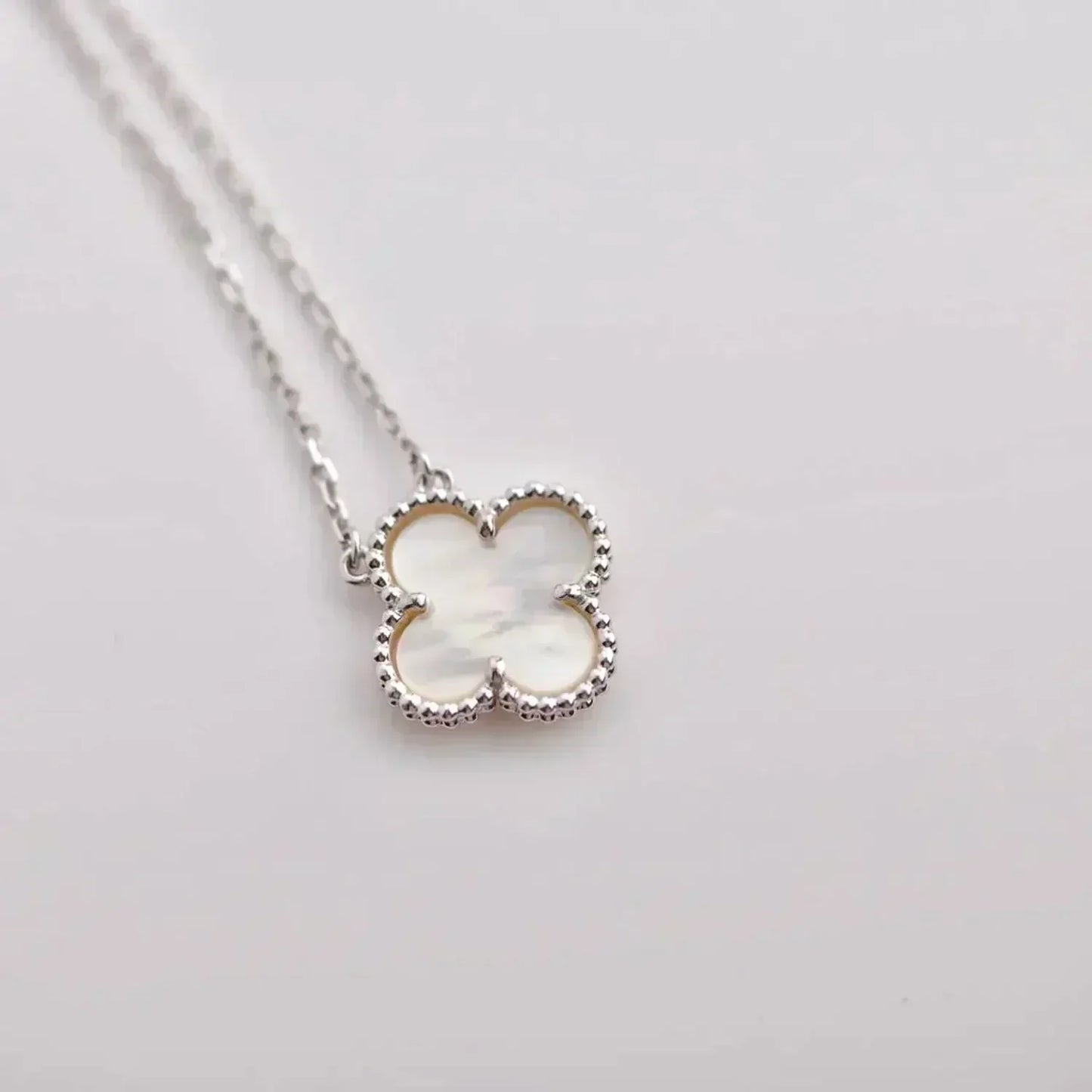 [Clara Jewels]CLOVER  15MM WHITE MOTHER-OF-PEARL SILVER
