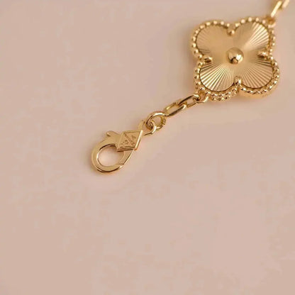 [Clara Jewels] CLOVER 5 MOTIF LASER BRACELET COLLECTION