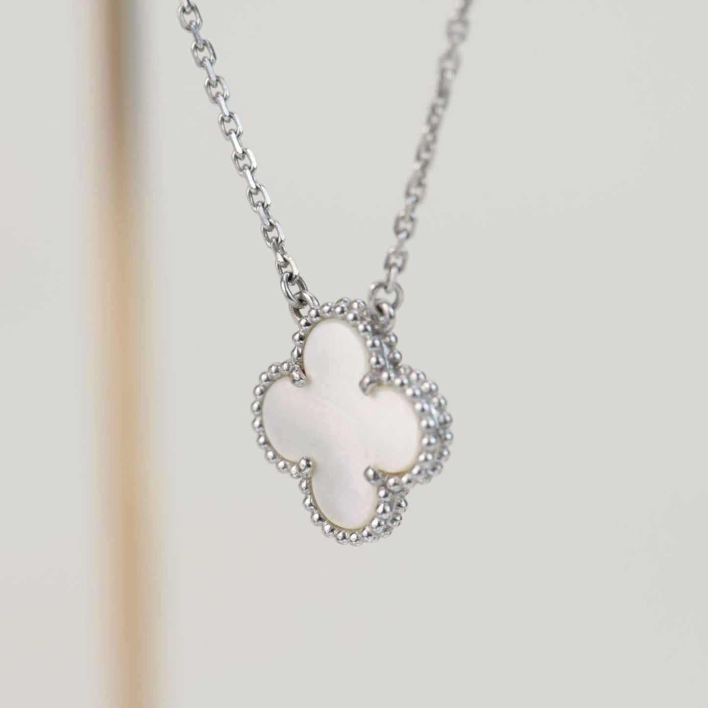 [Clara Jewels]CLOVER  15MM WHITE MOTHER-OF-PEARL SILVER