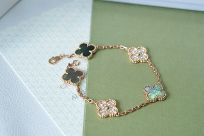 [Clara Jewels] CLOVER 5 MOTIF GRAY MOP BRACELET COLLECTION