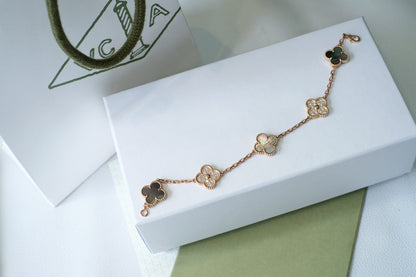 [Clara Jewels] CLOVER 5 MOTIF GRAY MOP BRACELET COLLECTION