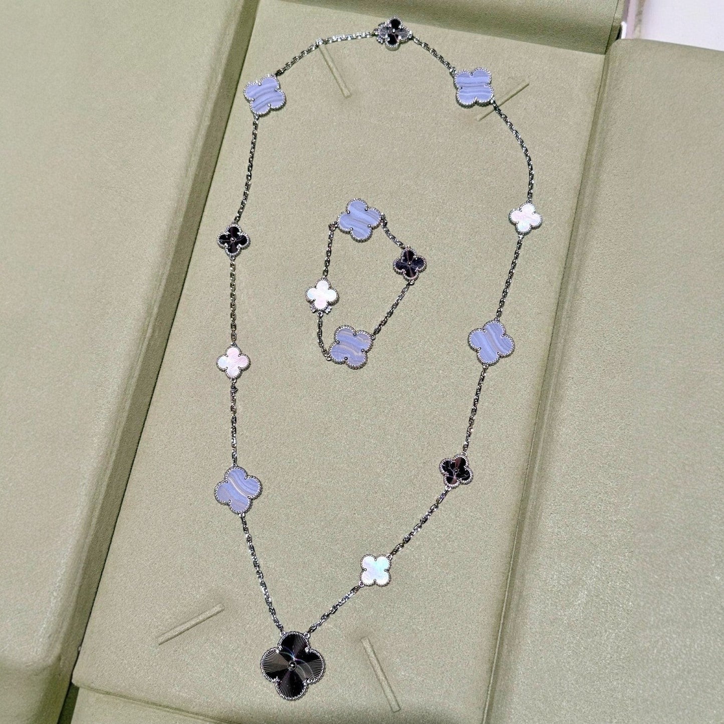 [Clara Jewels]DETACHABLE CLOVER 15(11+4) FLOWER SILVER NECKLACE SET