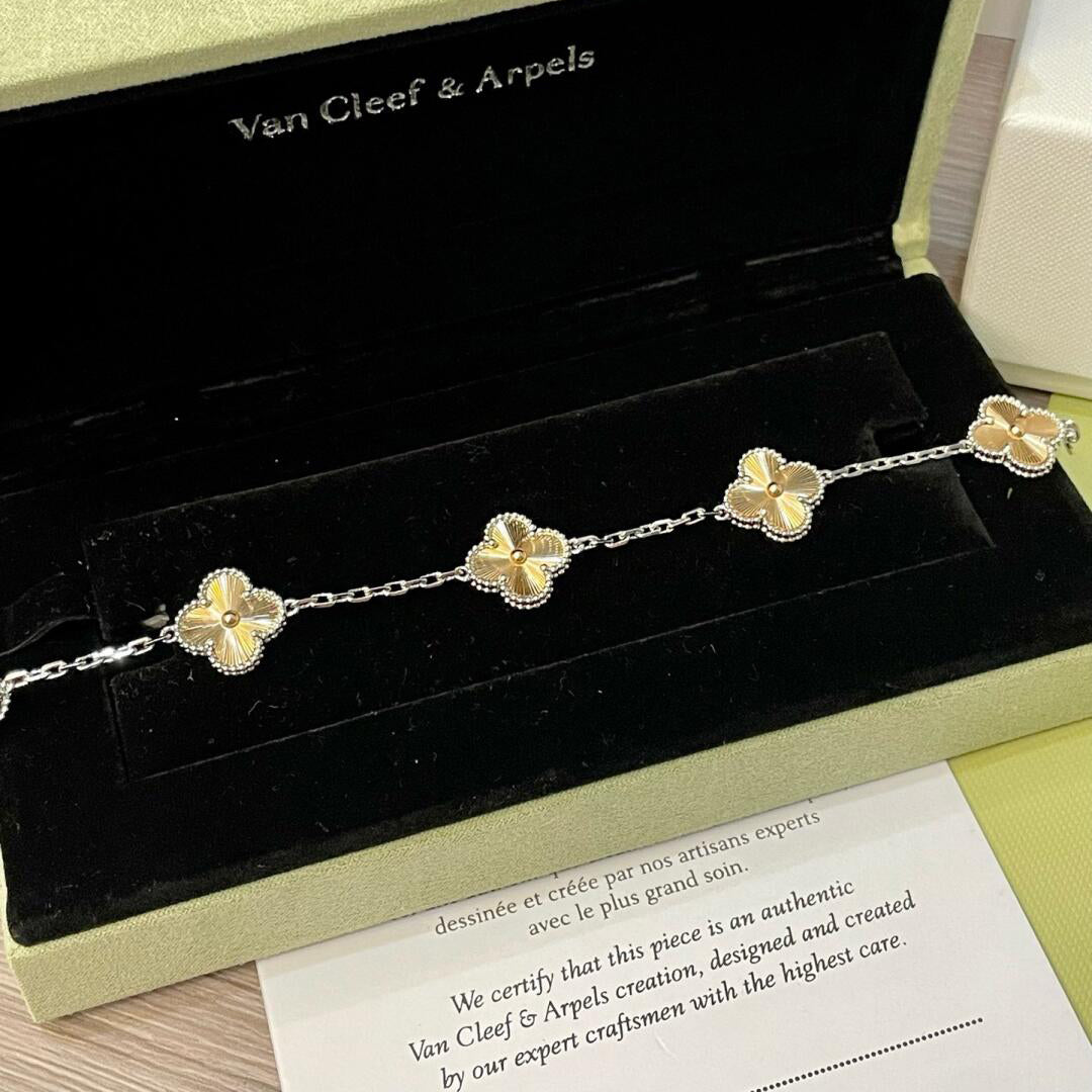 [Clara Jewels]CLOVER  5 MOTIFS  CHRISTMAS LIMITED EDITION BRACELET