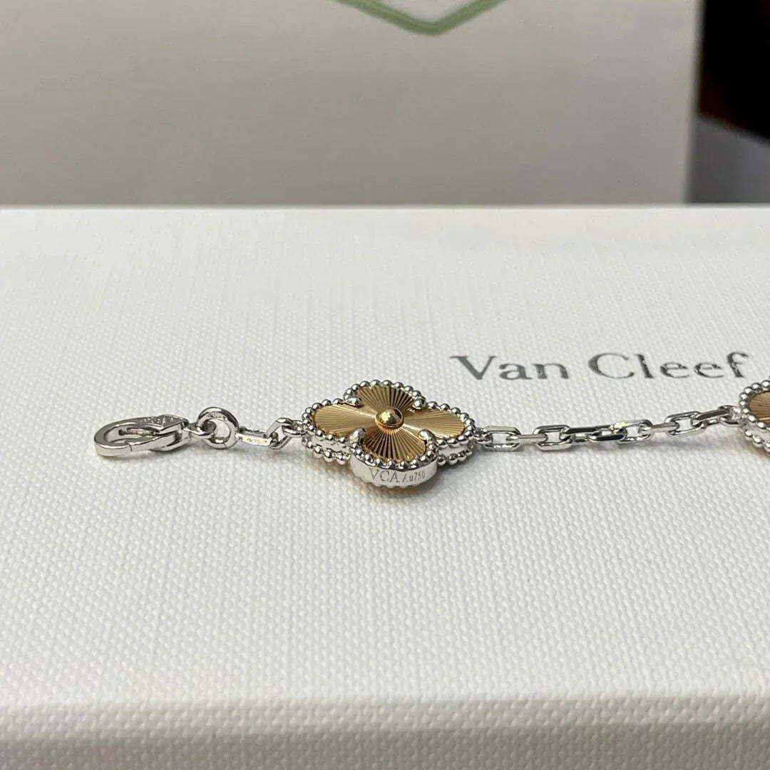 [Clara Jewels] CLOVER 5 MOTIF LASER BRACELET COLLECTION