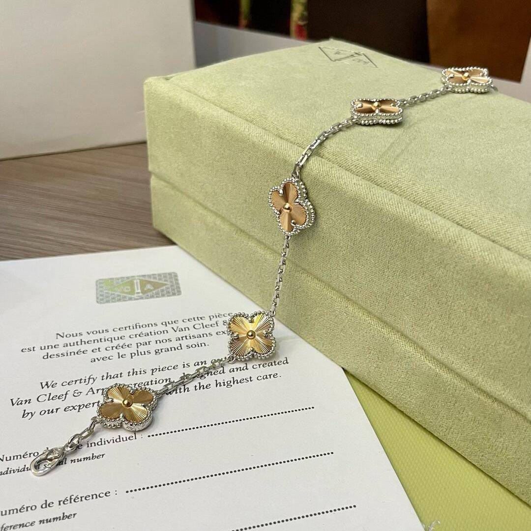 [Clara Jewels]CLOVER  5 MOTIFS  CHRISTMAS LIMITED EDITION BRACELET