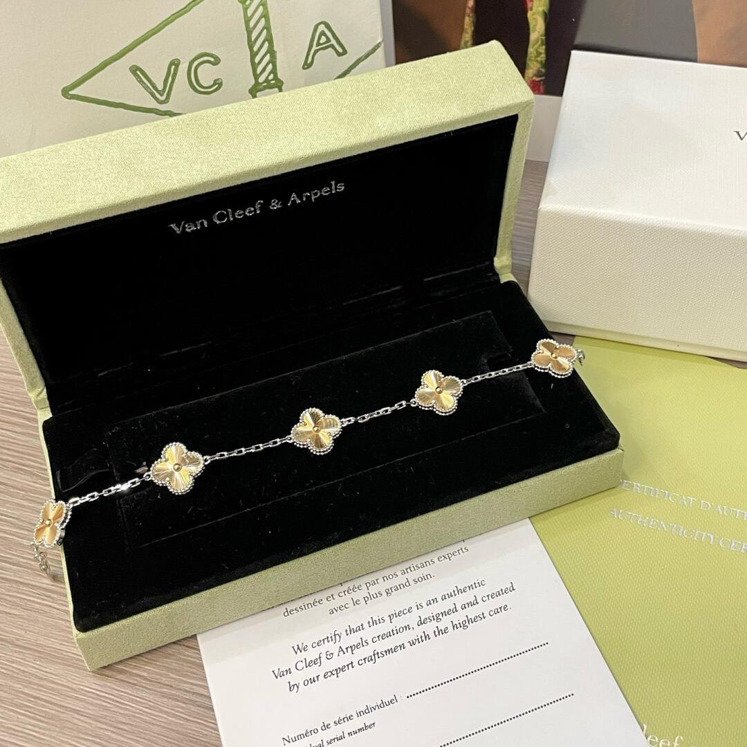 [Clara Jewels]CLOVER  5 MOTIFS  CHRISTMAS LIMITED EDITION BRACELET