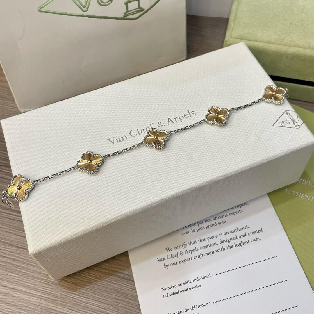[Clara Jewels]CLOVER  5 MOTIFS  CHRISTMAS LIMITED EDITION BRACELET