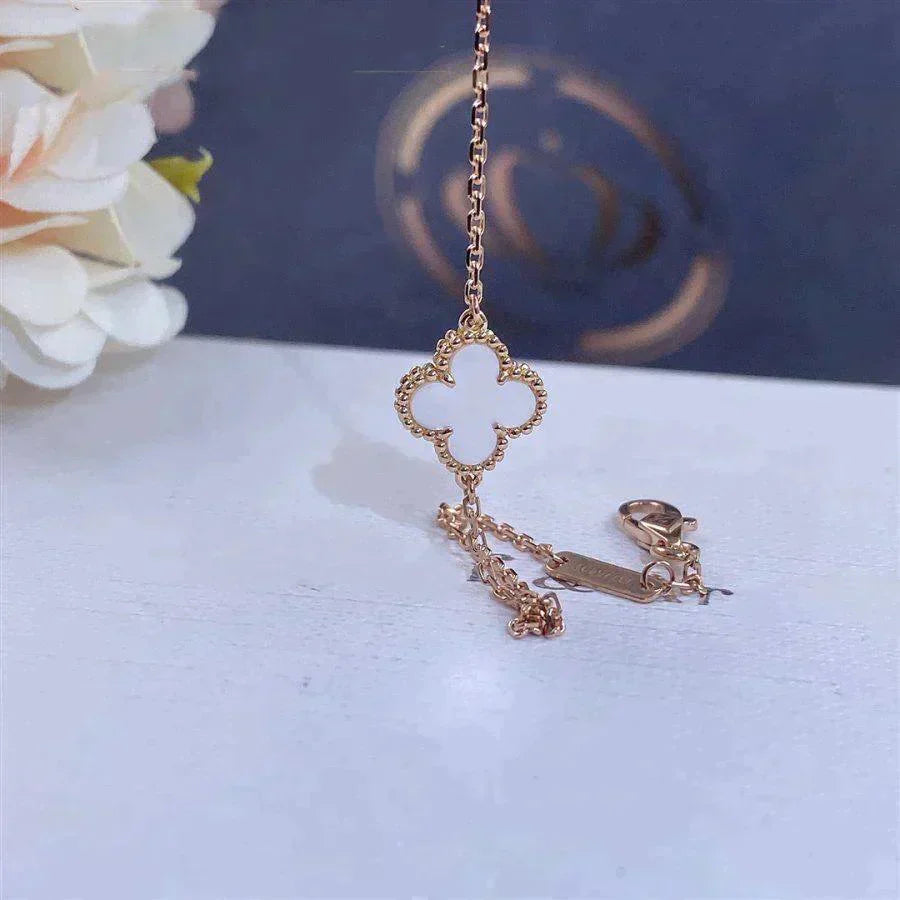 [Clara Jewels]CLOVER WHITE MOP SINGLE FLOWER BRACELET