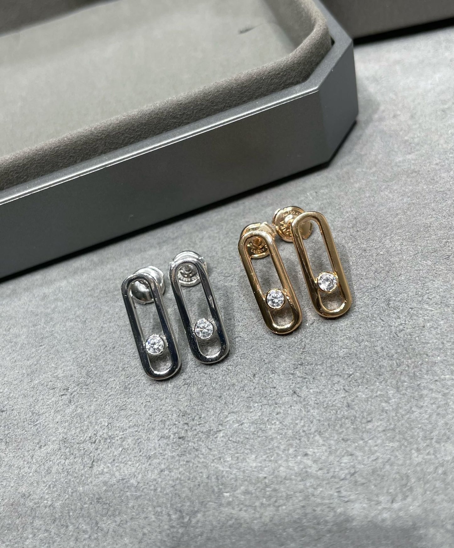 [Clara Jewely]MOVE UNO SMALL 1 DIAMOND EARRINGS