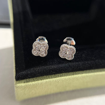 [Clara Jewels]CLOVER MINI DIAMOND STUD EARRINGS