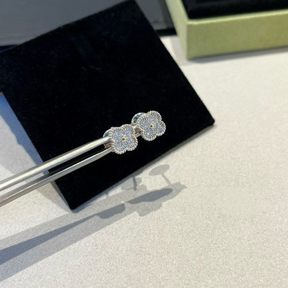 [Clara Jewels]CLOVER MINI DIAMOND STUD EARRINGS